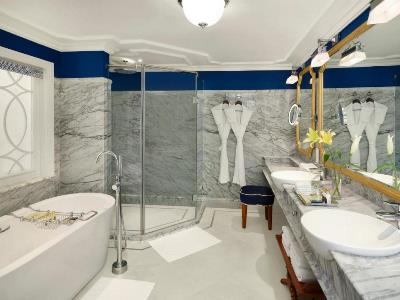 bathroom 1 - hotel taj fort aguada resort and spa - goa, india