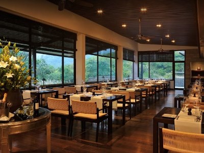 restaurant - hotel hilton shillim estate retreat - pune, india