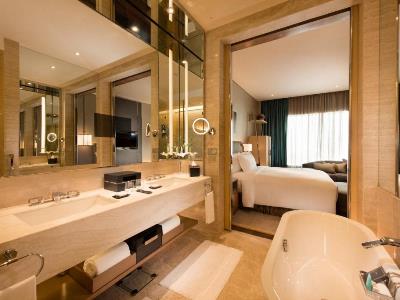 bathroom - hotel conrad pune - pune, india