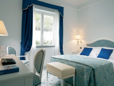bedroom - hotel raito - vietri sul mare, italy