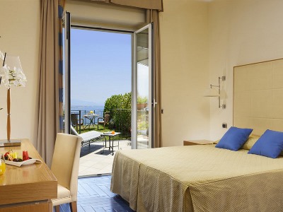 bedroom 1 - hotel raito - vietri sul mare, italy