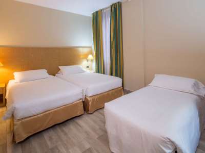 bedroom 7 - hotel best western cavalieri della corona - cardano al campo, italy