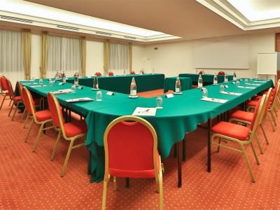 conference room - hotel best western cavalieri della corona - cardano al campo, italy