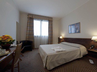 bedroom 1 - hotel b and b hotel mantova - san giorgio di mantova, italy