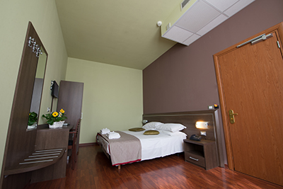 standard bedroom 2 - hotel formula international - rosolina, italy