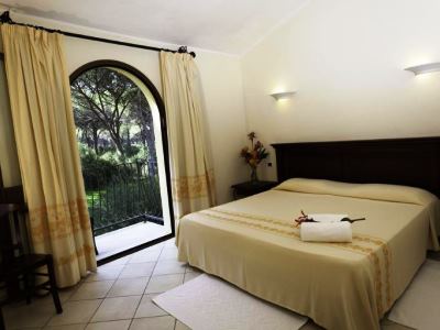 bedroom - hotel horse country resort congress and spa - arborea, italy