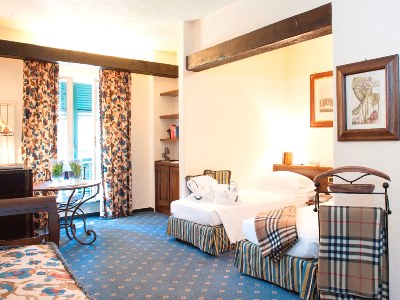 bedroom - hotel la meridiana - garlenda, italy
