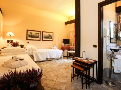 bedroom 1 - hotel la meridiana - garlenda, italy