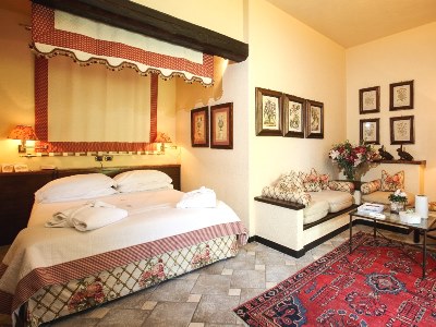 bedroom 2 - hotel la meridiana - garlenda, italy