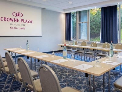 conference room 1 - hotel crowne plaza milan linate - san donato milanese, italy