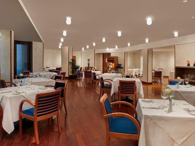 restaurant - hotel crowne plaza milan linate - san donato milanese, italy
