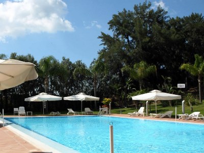 outdoor pool - hotel della valle - agrigento, italy