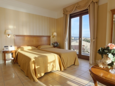 bedroom 2 - hotel dioscuri bay palace - agrigento, italy