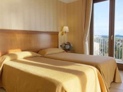 bedroom 3 - hotel dioscuri bay palace - agrigento, italy