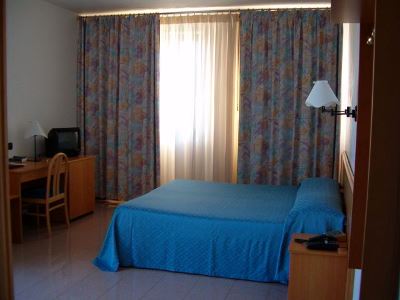 bedroom - hotel astoria hotel - alberobello, italy