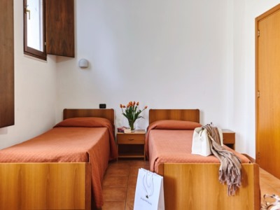 bedroom 5 - hotel albergo sant'antonio - alberobello, italy