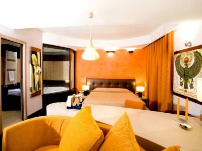 bedroom - hotel grand hotel olimpo - alberobello, italy