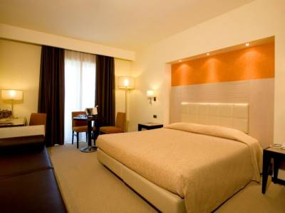 bedroom 2 - hotel grand hotel olimpo - alberobello, italy