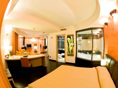 bedroom 3 - hotel grand hotel olimpo - alberobello, italy