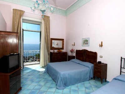 bedroom 3 - hotel fontana - amalfi, italy