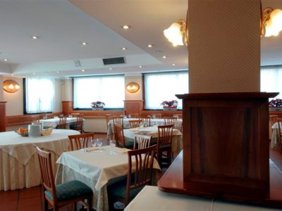 restaurant - hotel hostellerie du cheval blanc - aosta, italy