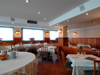 restaurant 1 - hotel hostellerie du cheval blanc - aosta, italy