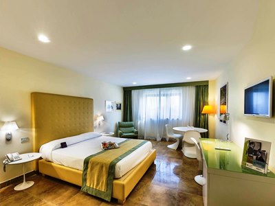 bedroom - hotel mercure villa romanazzi carducci - bari, italy