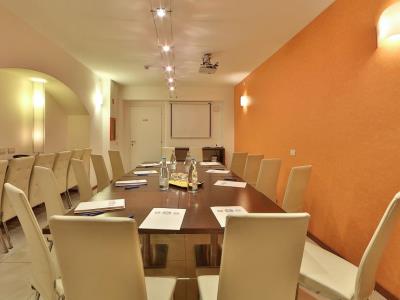 conference room - hotel best western piemontese - bergamo, italy