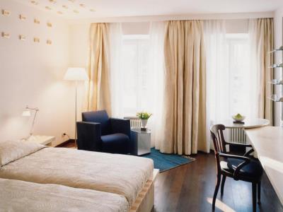 bedroom 8 - hotel greif - bolzano, italy