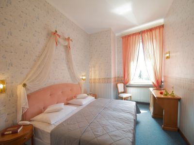 bedroom 1 - hotel parkhotel mondschein - bolzano, italy
