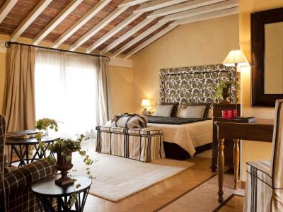 bedroom - hotel l'albereta relais and chateaux - brescia, italy