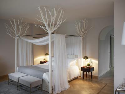 bedroom 1 - hotel l'albereta relais and chateaux - brescia, italy