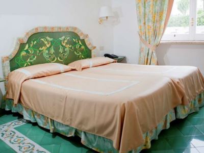 bedroom 1 - hotel la residenza - capri, italy