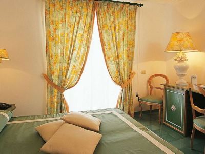 bedroom 2 - hotel la residenza - capri, italy