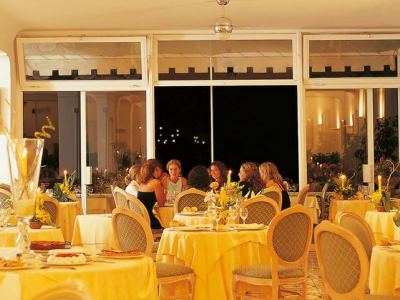 restaurant - hotel la residenza - capri, italy
