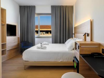 bedroom 1 - hotel b and b hotel catania city center - catania, italy