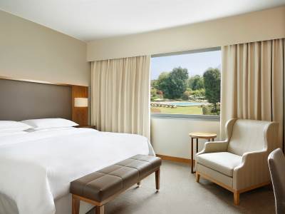 bedroom - hotel sheraton lake como - como, italy