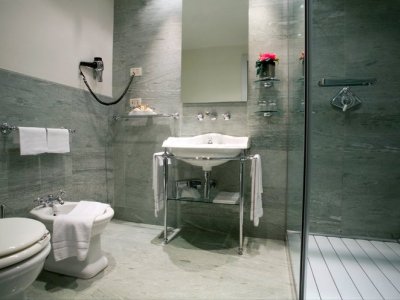 bathroom 1 - hotel terminus - como, italy