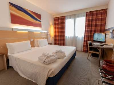 bedroom - hotel best western palace inn - ferrara, italy