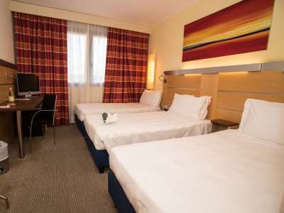 bedroom 4 - hotel best western palace inn - ferrara, italy