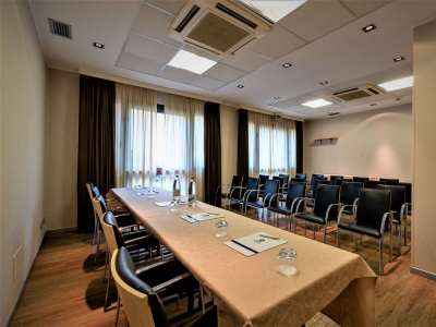 conference room - hotel best western palace inn - ferrara, italy