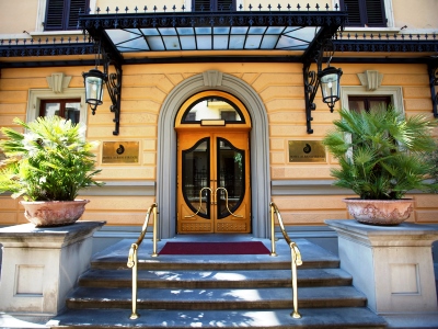 exterior view 2 - hotel albani florence - florence, italy