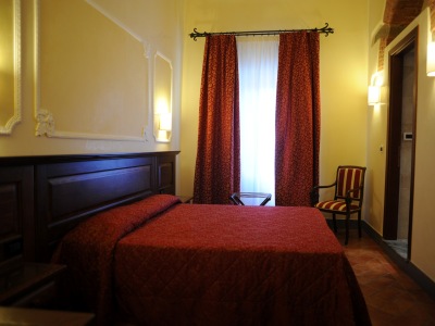 bedroom 2 - hotel california - florence, italy