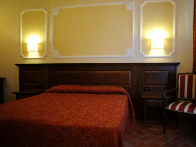 bedroom 3 - hotel california - florence, italy
