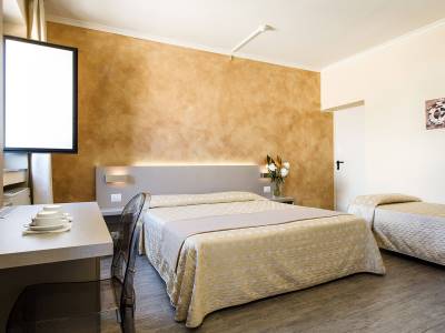 bedroom 1 - hotel albergo firenze - florence, italy