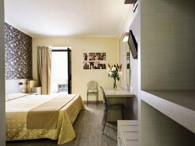 bedroom 2 - hotel albergo firenze - florence, italy