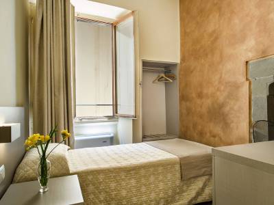 bedroom 3 - hotel albergo firenze - florence, italy