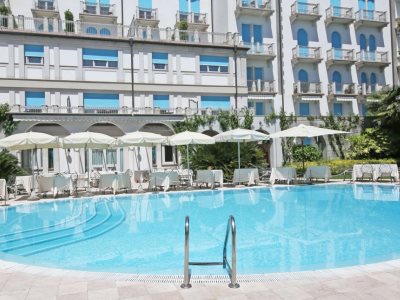 outdoor pool - hotel savoy palace - gardone riviera, italy