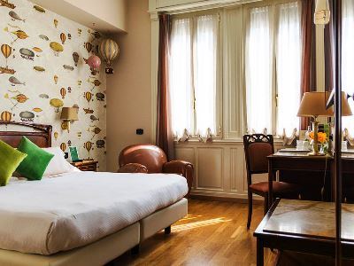 bedroom 1 - hotel continental - genoa, italy
