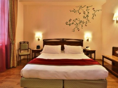 bedroom 3 - hotel continental - genoa, italy